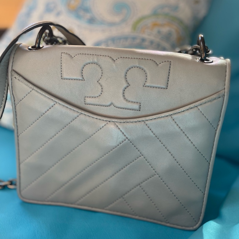 Tory Burch Crossbody with chain strap - Picture 7 of 8